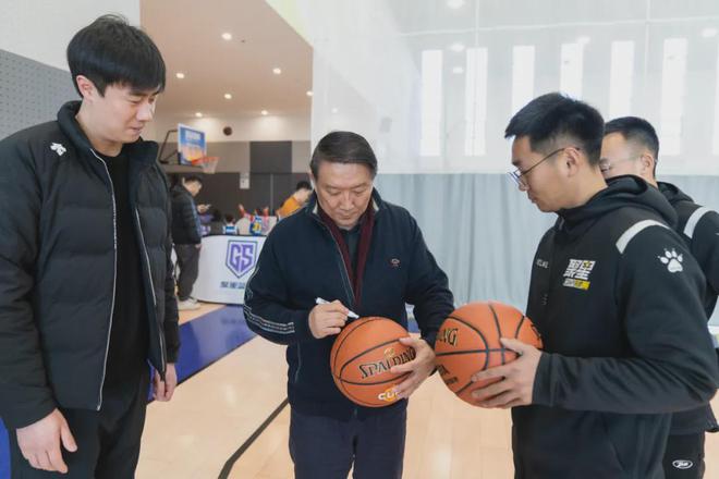 聚星体育王舒立：以篮球为火种教孩子们用身体书写自由与秩序(图4)