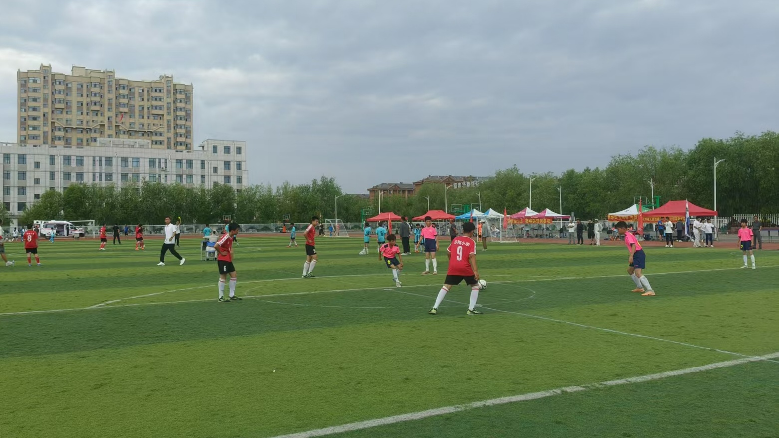 龙江县中小学校园足球联赛落幕(图1)