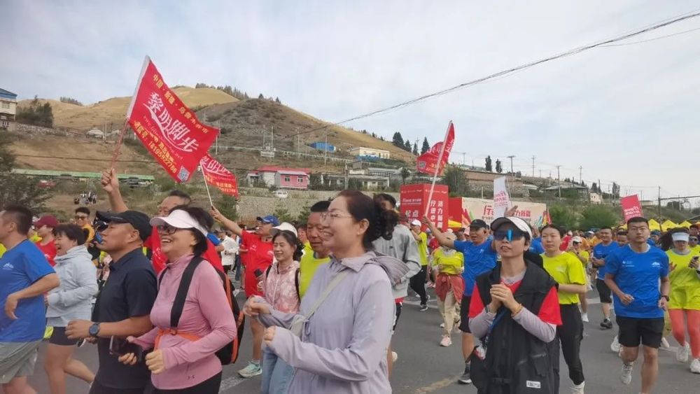 新疆体彩奏响“强国季”乐章 全民健身绘就天山活力画卷(图2)