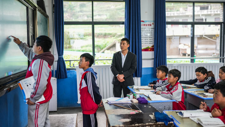 “孩子们成长得更好是我们最大的心愿”——以习近平同志为核心的党中央关心少年儿童成长和少先队工作纪实(图7)