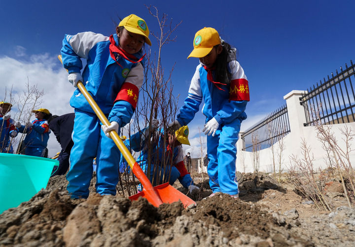 “孩子们成长得更好是我们最大的心愿”——以习近平同志为核心的党中央关心少年儿童成长和少先队工作纪实(图6)
