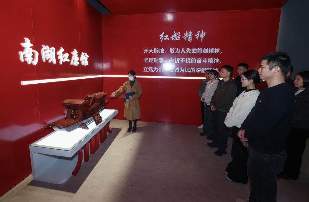 习近平总书记同人大代表、政协委员共商国是纪实(图14)