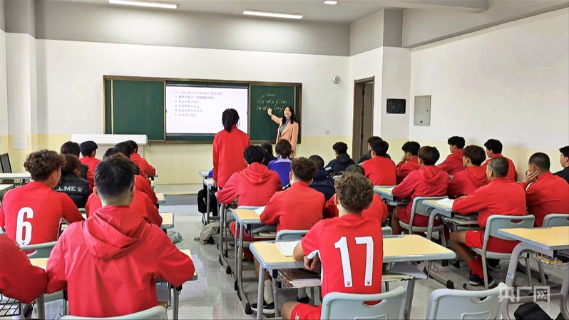 筑巢引凤 剑指未来 甘肃省足球青训中心正式投入运行(图2)