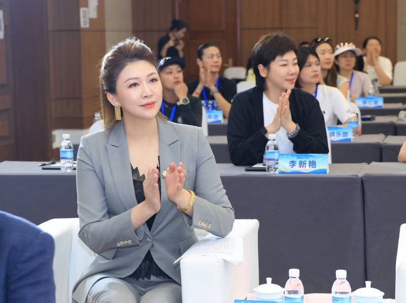 2026“黄河旋风杯”塔城半程马拉松赛事发布会在京举行(图4)