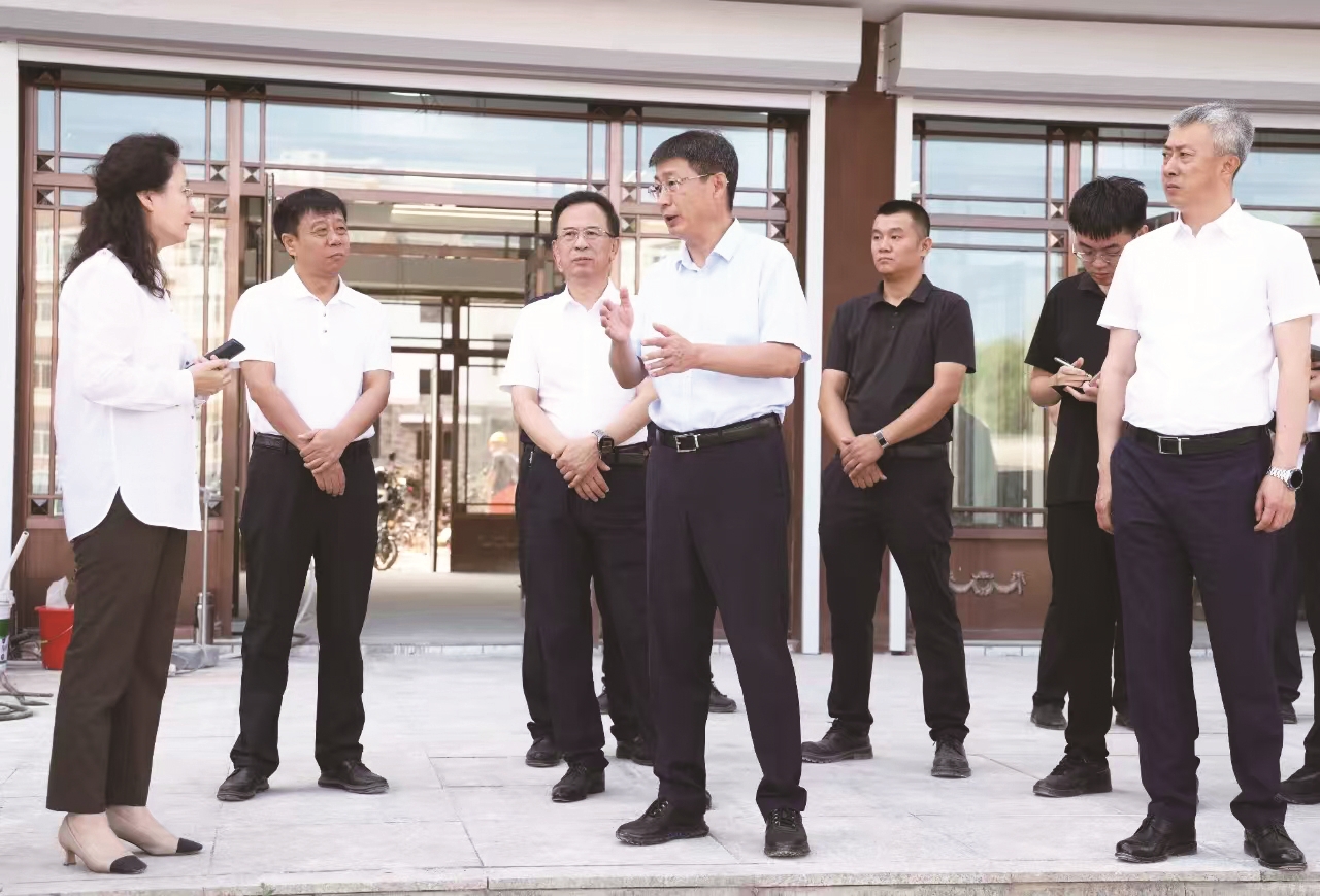 热烈祝贺全国首家十二年一贯制短道速滑体育学校开学