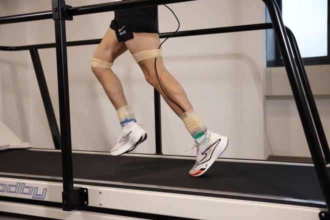 鸿星尔克与“双一流”大学正式达成战略合作！(图4)