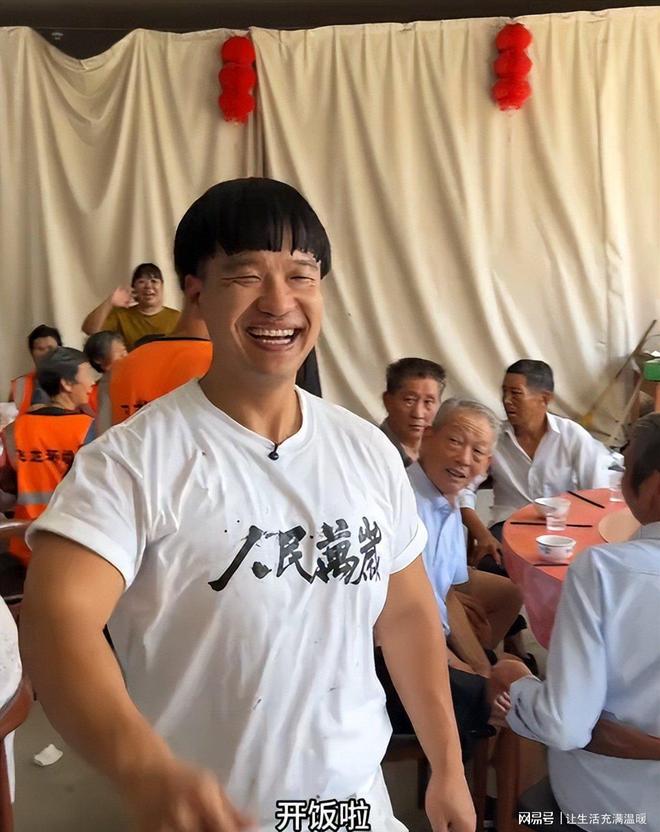 当众“暗算”上海名嘴曹可凡如今已是健身达人百万级美食主播(图13)