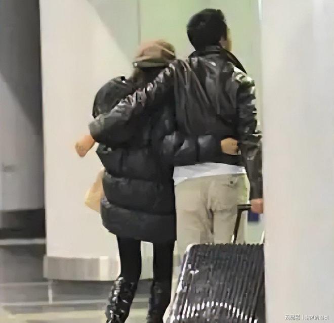 37岁张雨绮晒泳装照蚂蚁腰蜜桃臀与小腹松弛引讨论(图13)