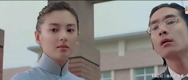 37岁张雨绮晒泳装照蚂蚁腰蜜桃臀与小腹松弛引讨论(图5)