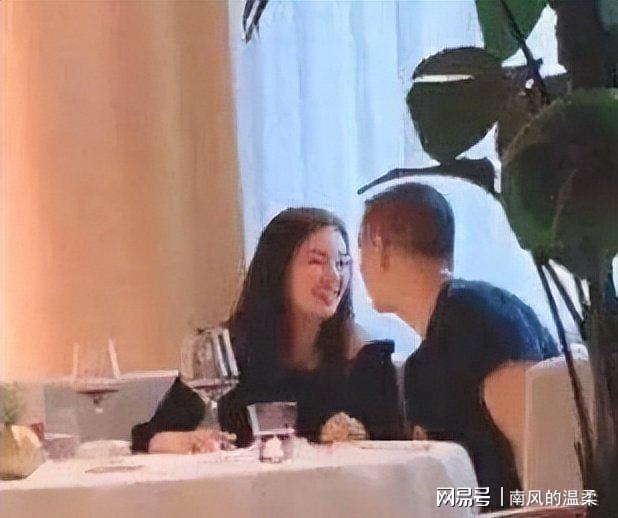 37岁张雨绮晒泳装照蚂蚁腰蜜桃臀与小腹松弛引讨论(图15)