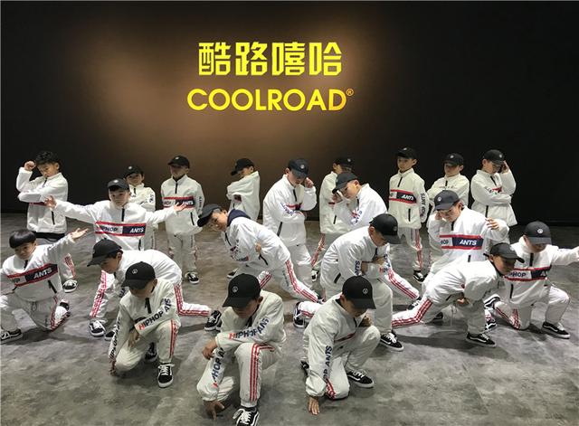 徐永光：AI时代新就业群体子女教育需转向呼吁开发“亲子智能体”破题亲情疏远