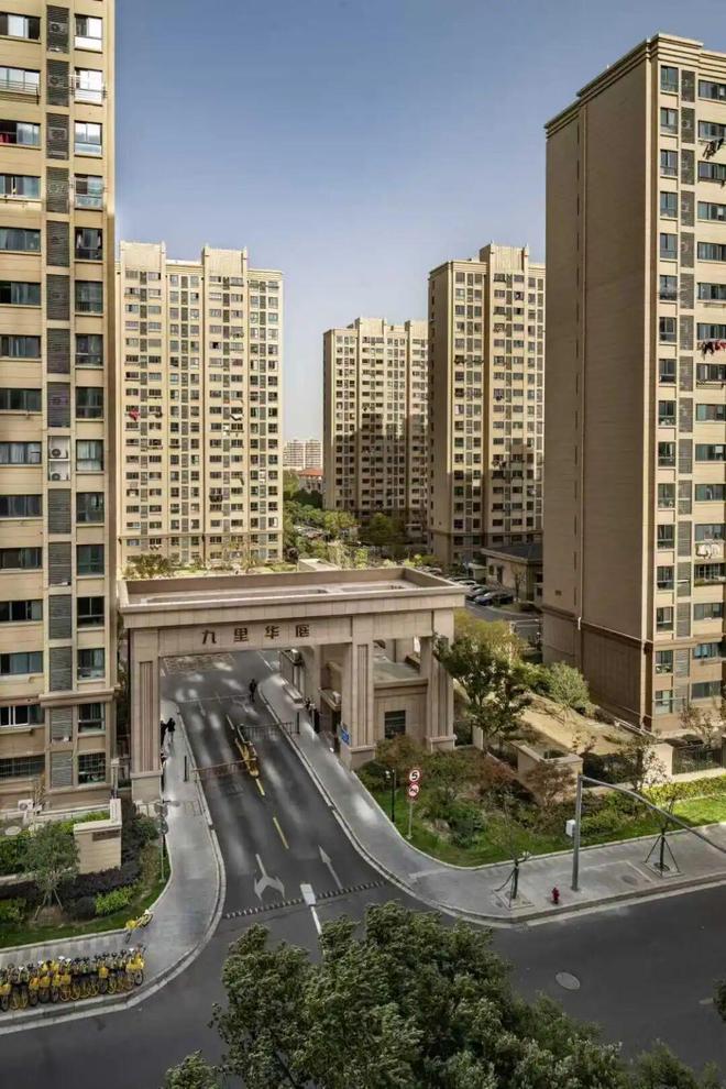 贯彻四中全会精神一线见闻丨企业慕名而来居民安居乐业看九里亭如何打造“不想走的”科创街区(图2)