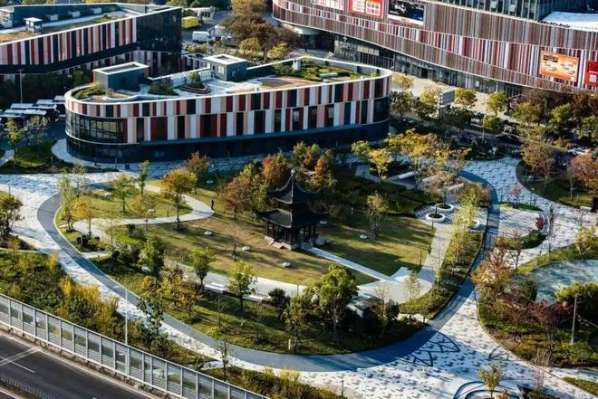 贯彻四中全会精神一线见闻丨企业慕名而来居民安居乐业看九里亭如何打造“不想走的”科创街区(图6)