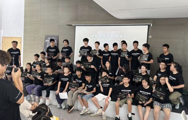 「传统教育」的船快沉了人们却还在挤「头等舱」(图5)